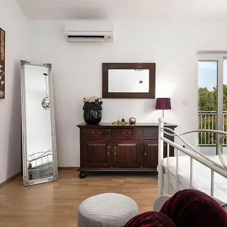 Sunset Garden Comfortable Holiday Villa Porec